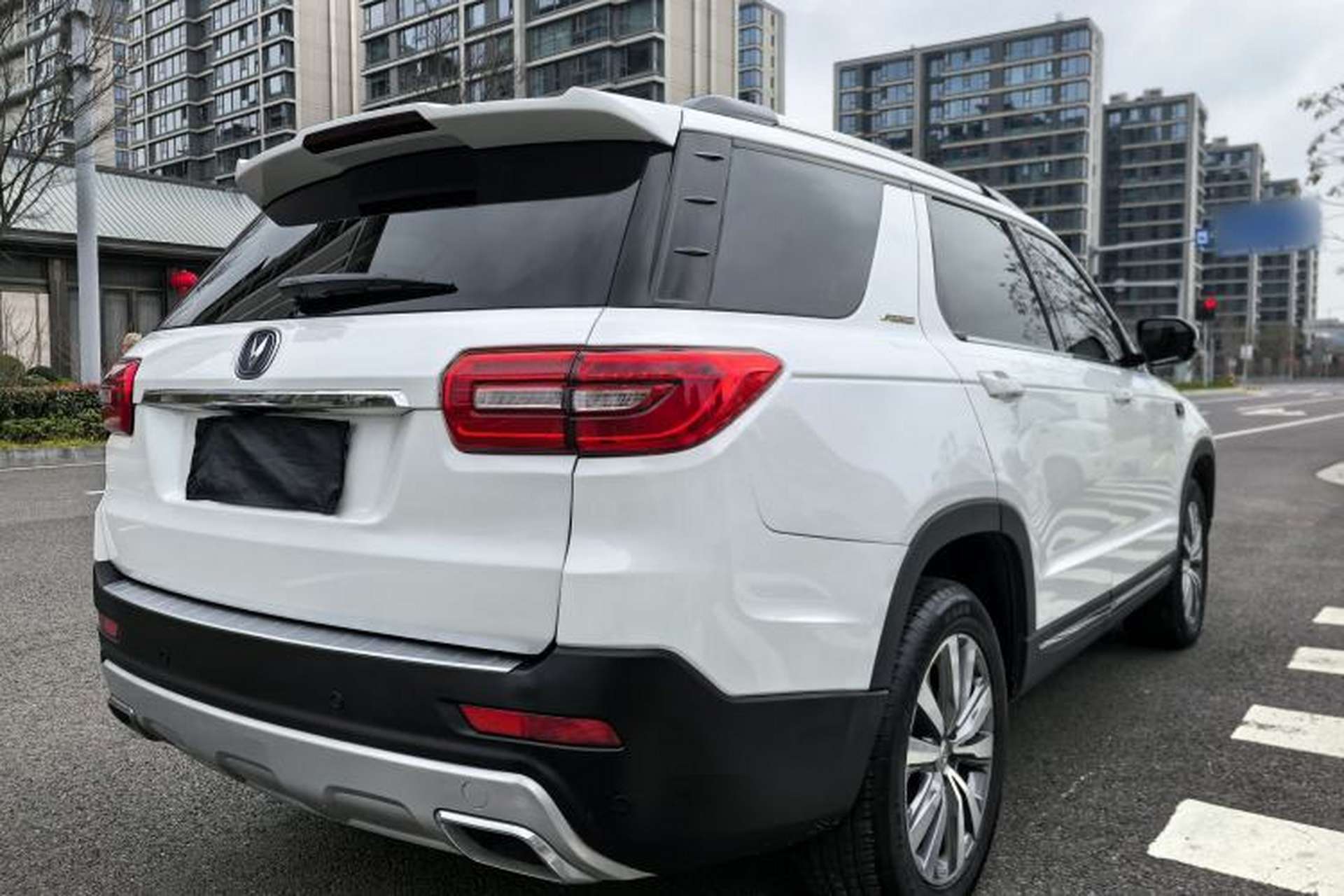 Used CHANGAN CS95 2017 2.0T Two-Wheel Drive Zhituo Edition Exterior 4