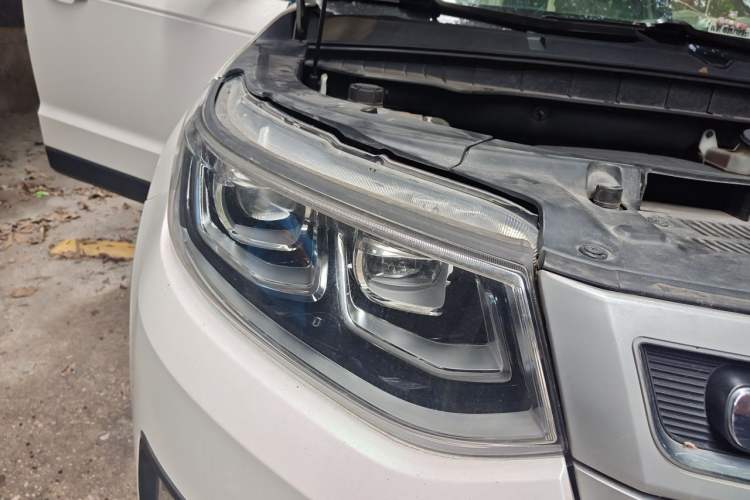 Used CHANGAN CS95 2017 2.0T Four-Wheel Drive SmartDrive Edition Exterior 6