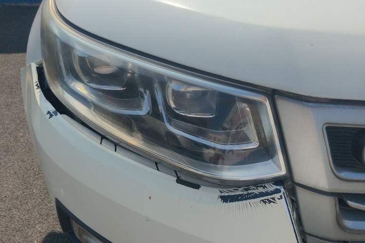 Used CHANGAN CS95 2017 2.0T Two-Wheel Drive Zhitu Edition Exterior 6