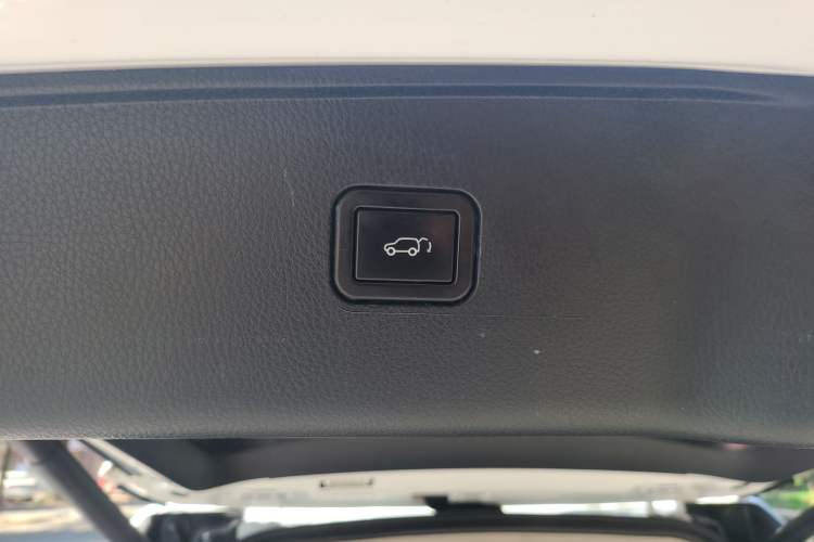 Used CHANGAN CS95 2017 2.0T Two-Wheel Drive Zhitu Edition Exterior 7