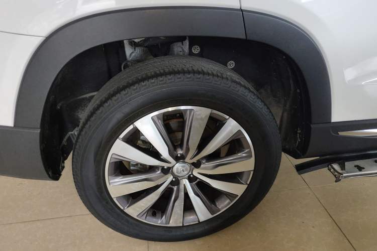 Used CHANGAN CS95 2017 2.0T Two-Wheel Drive Zhitu Edition Exterior 8