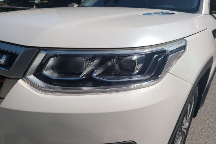Used CHANGAN CS95 2017 2.0T Two-Wheel Drive Zhitu Edition Exterior 9