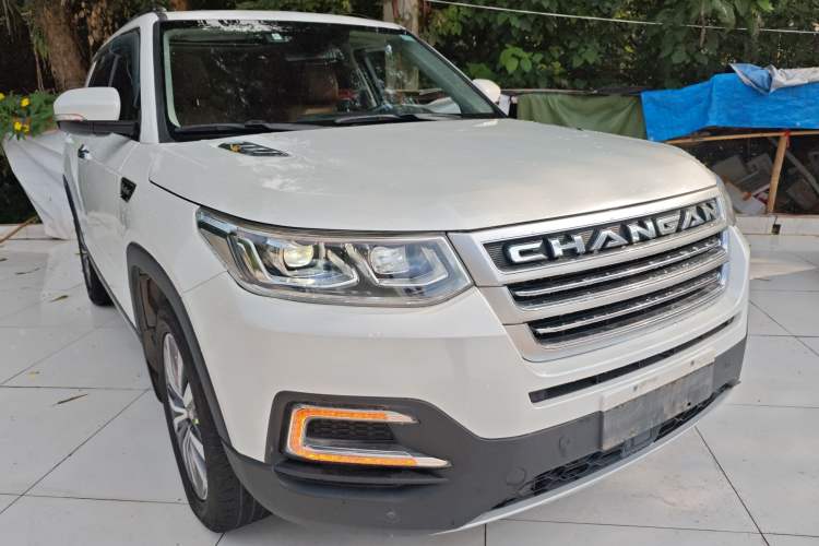 Used CHANGAN CS95 2017 2.0T Two-Wheel Drive Zhitu Edition Front Right 45 Deg