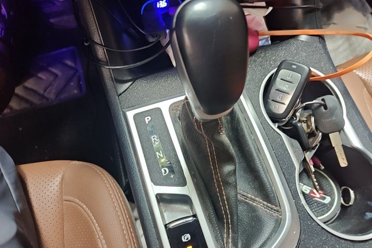Used CHANGAN CS95 2017 2.0T Four-Wheel Drive SmartDrive Edition Gear Lever
