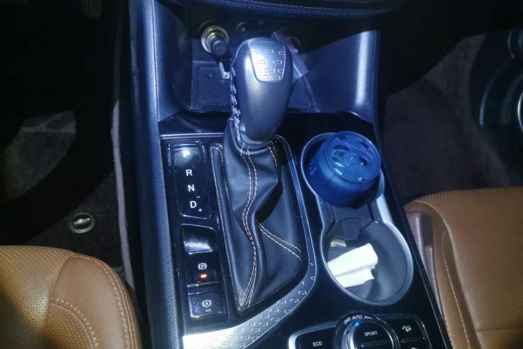 Used CHANGAN CS95 2017 2.0T Four-Wheel Drive ZhiZun Edition Gear Lever