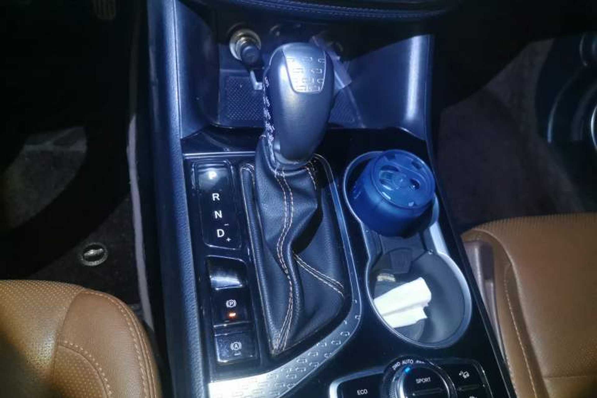 Used CHANGAN CS95 2017 2.0T Four-Wheel Drive ZhiZun Edition Gear Lever