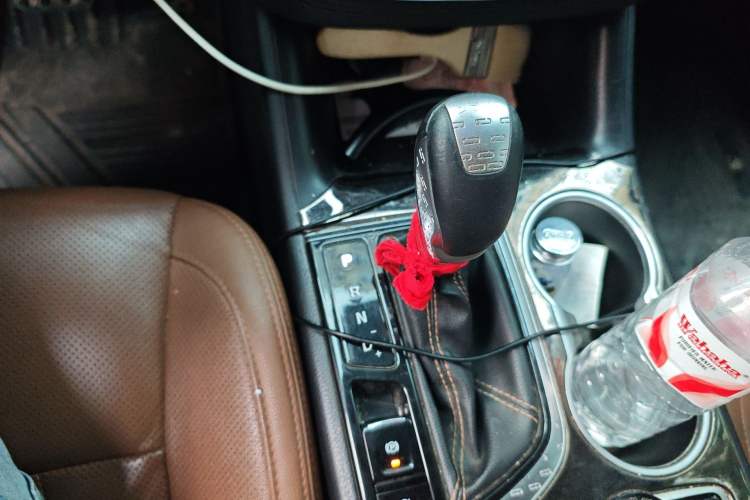 Used CHANGAN CS95 2017 2.0T Four-Wheel Drive ZhiZun Edition Gear Lever