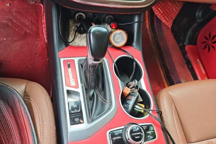 Used CHANGAN CS95 2017 2.0T Two-Wheel Drive Zhiyuan Edition Gear Lever