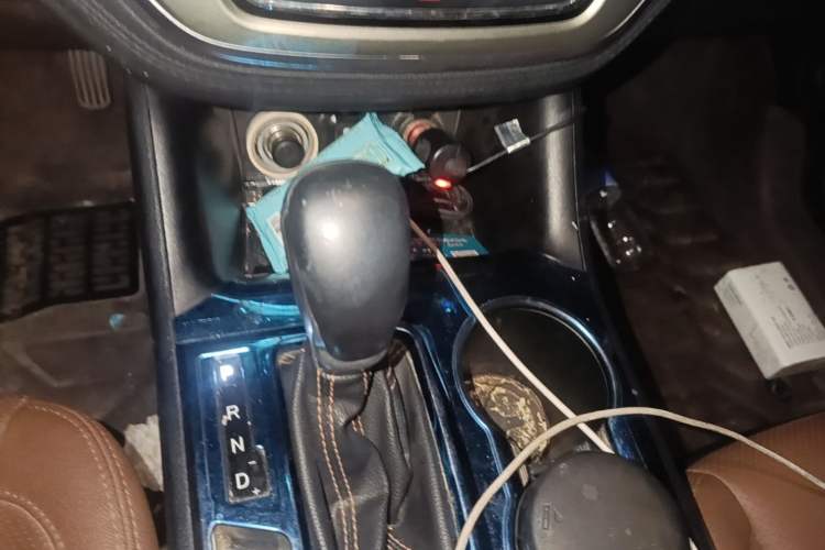 Used CHANGAN CS95 2017 2.0T Two-Wheel Drive Zhitu Edition Gear Lever