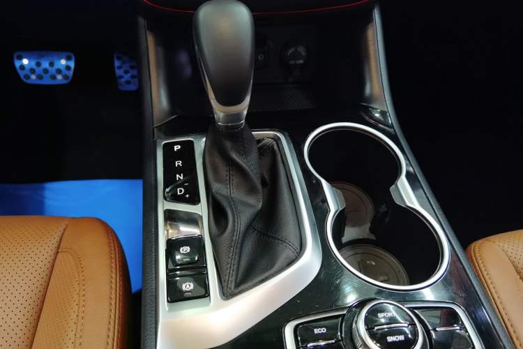 Used CHANGAN CS95 2017 2.0T Two-Wheel Drive Zhitu Edition Gear Lever