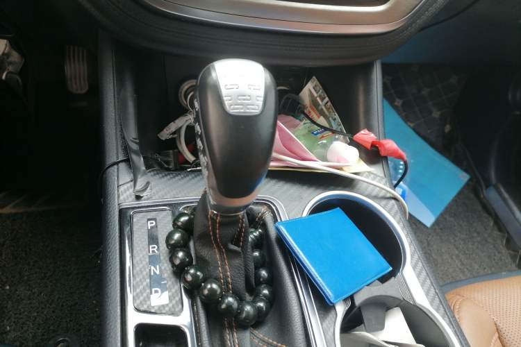 Used CHANGAN CS95 2017 2.0T Four-Wheel Drive ZhiZun Edition Gear Lever