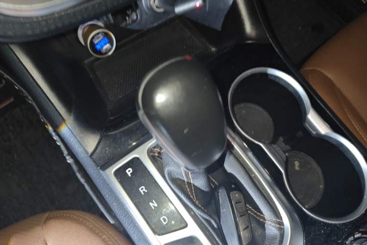 Used CHANGAN CS95 2017 2.0T Four-Wheel Drive SmartDrive Edition Gear Lever