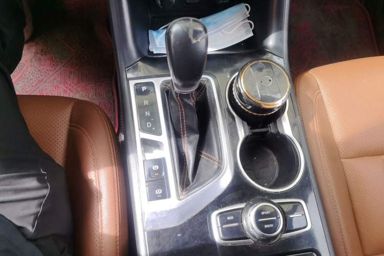 Used CHANGAN CS95 2017 2.0T Two-Wheel Drive Zhiyuan Edition Gear Lever