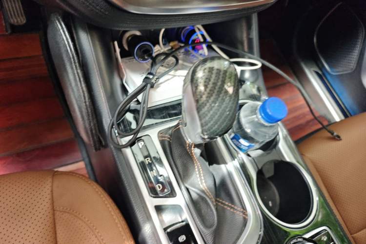 Used CHANGAN CS95 2017 2.0T Four-Wheel Drive SmartDrive Edition Gear Lever
