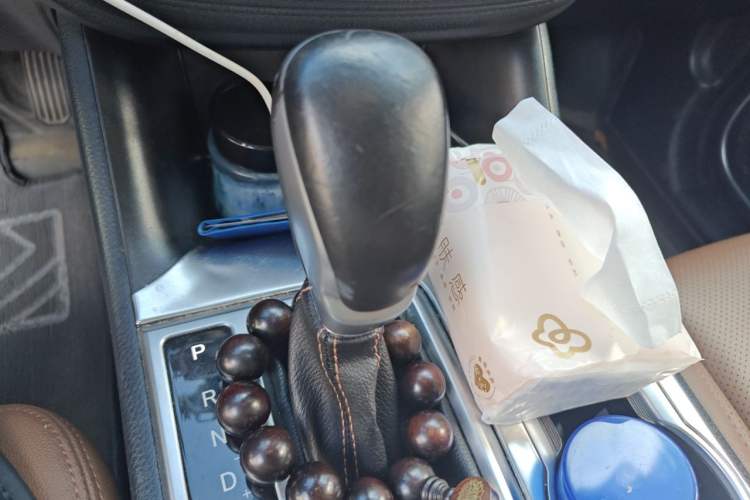 Used CHANGAN CS95 2017 2.0T Two-Wheel Drive Zhitu Edition Gear Lever