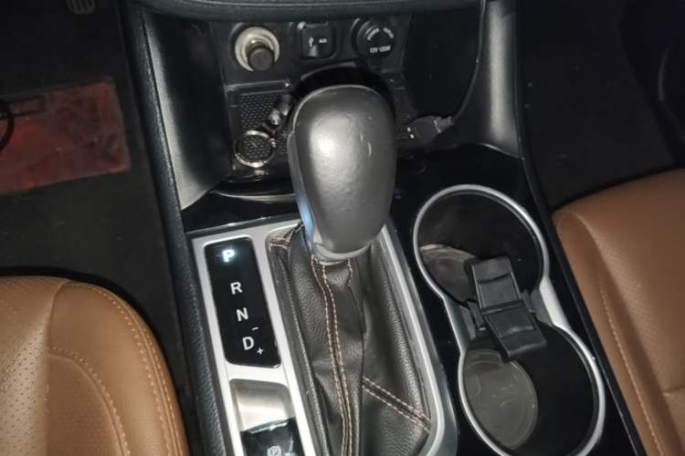 Used CHANGAN CS95 2017 2.0T Two-Wheel Drive Zhiyuan Edition Gear Lever