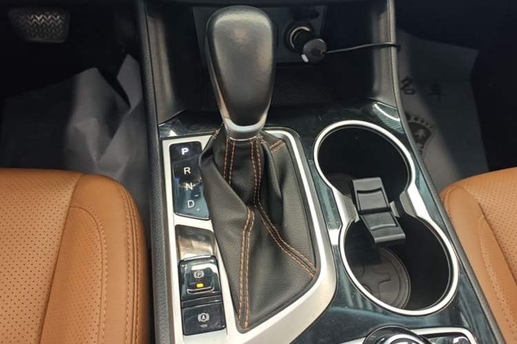 Used CHANGAN CS95 2017 2.0T Two-Wheel Drive Zhiyuan Edition Gear Lever