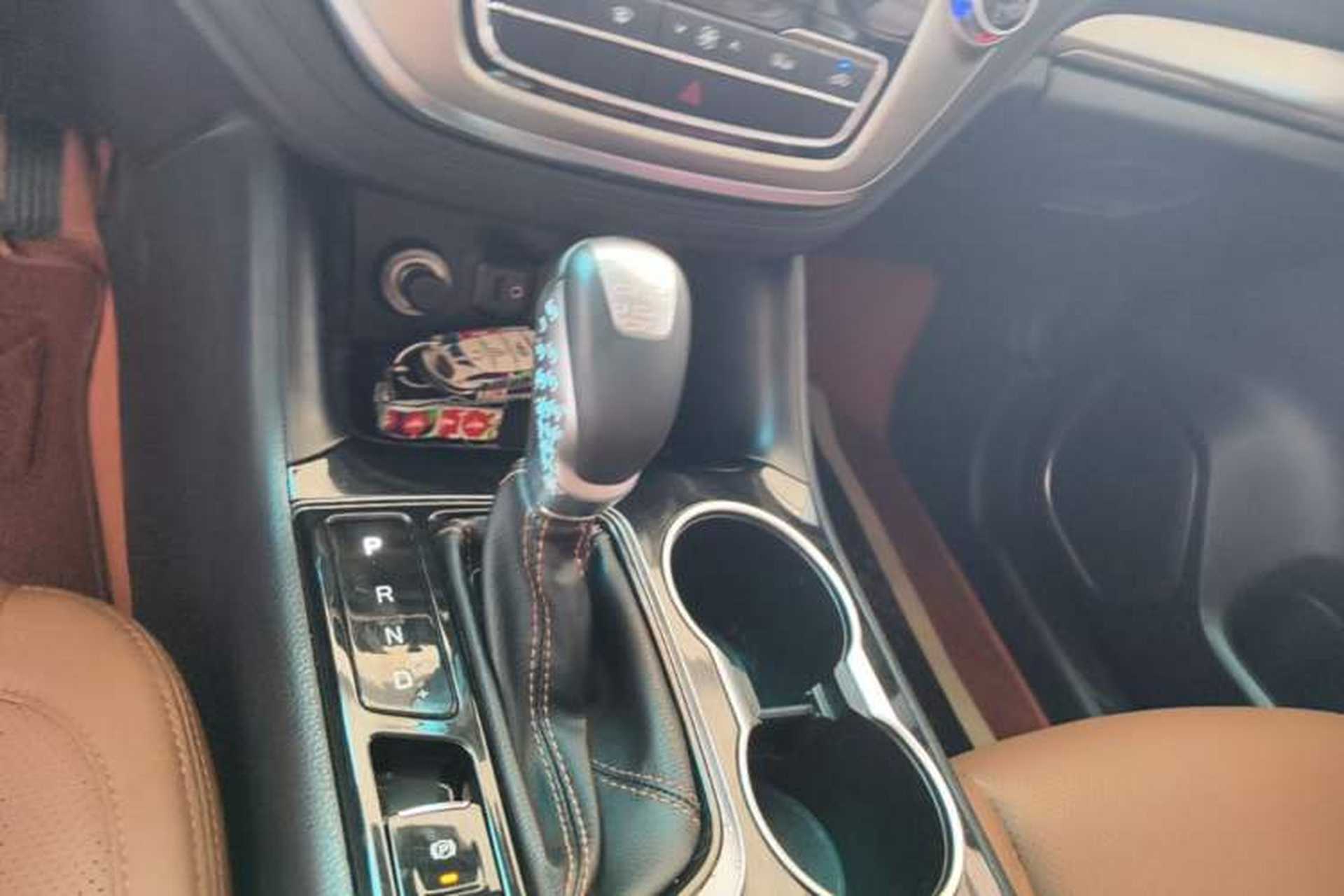 Used CHANGAN CS95 2017 2.0T Two-Wheel Drive Zhitu Edition Gear Lever