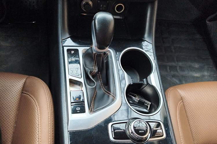 Used CHANGAN CS95 2017 2.0T Two-Wheel Drive Zhiyuan Edition Gear Lever