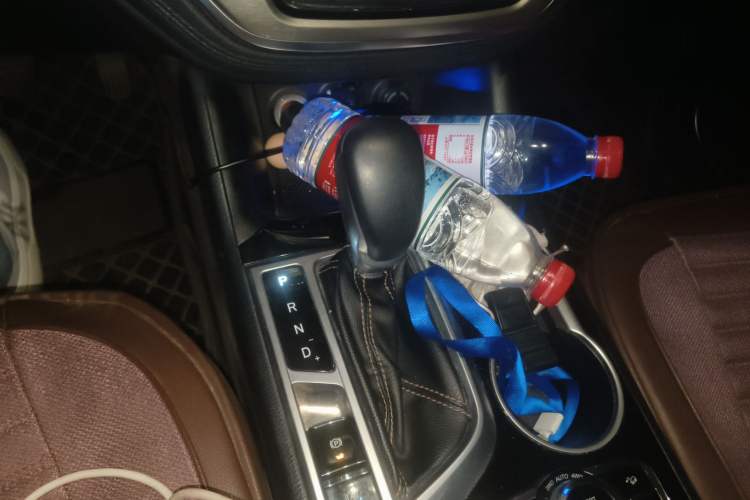 Used CHANGAN CS95 2017 2.0T Four-Wheel Drive SmartDrive Edition Gear Lever