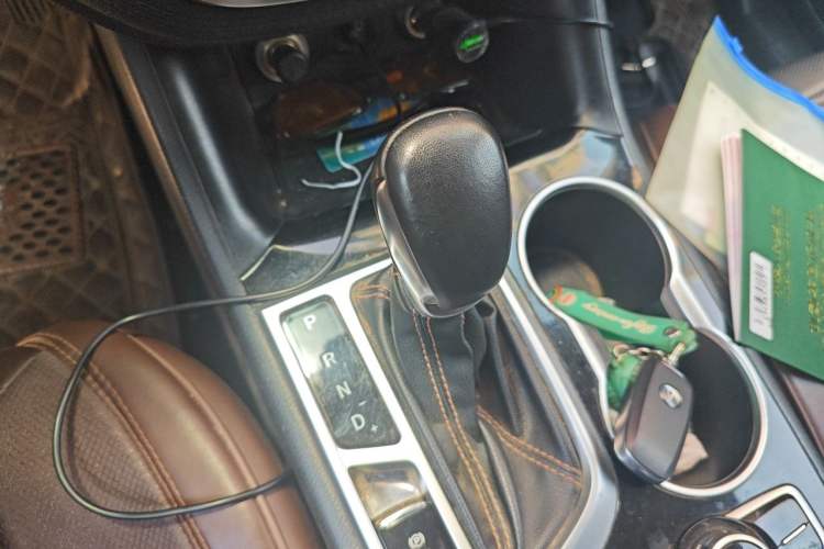 Used CHANGAN CS95 2017 2.0T Two-Wheel Drive Zhitu Edition Gear Lever