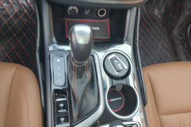 Used CHANGAN CS95 2017 2.0T Two-Wheel Drive Zhituo Edition Gear Lever