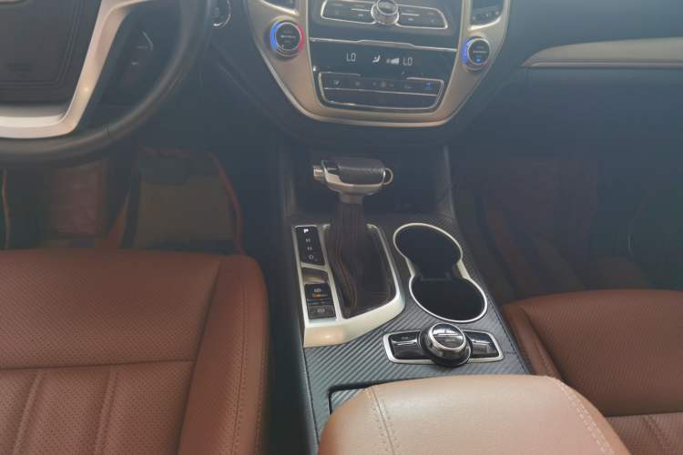 Used CHANGAN CS95 2017 2.0T Two-Wheel Drive Zhitu Edition Gear Lever