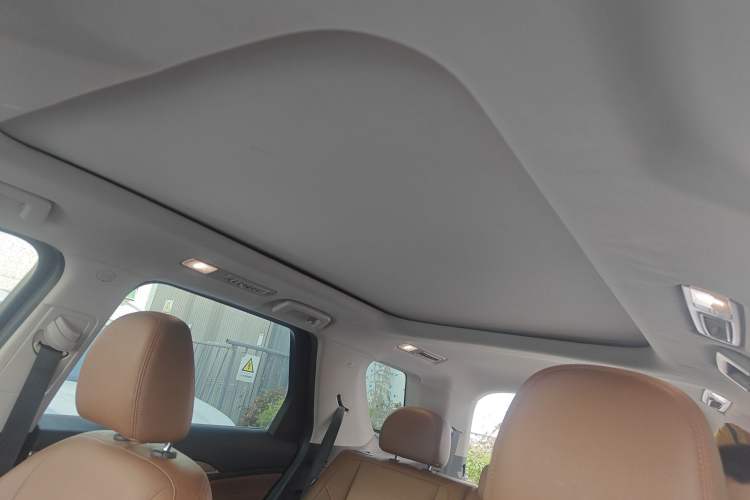 Used CHANGAN CS95 2017 2.0T Four-Wheel Drive ZhiZun Edition Headliner