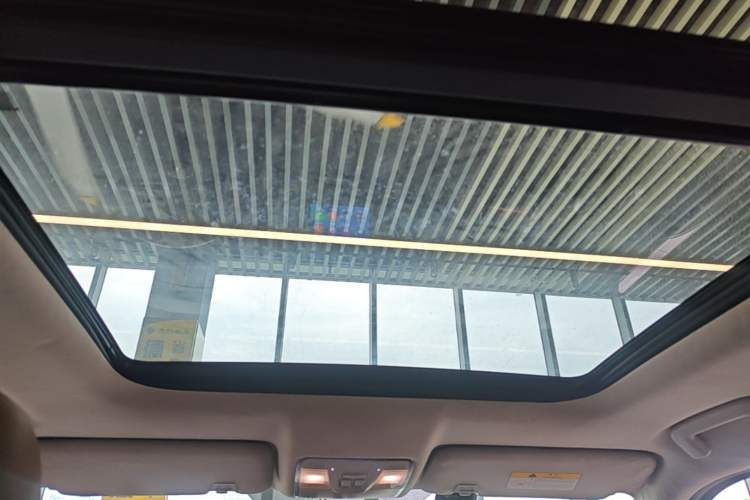 Used CHANGAN CS95 2017 2.0T Two-Wheel Drive Zhiyuan Edition Headliner