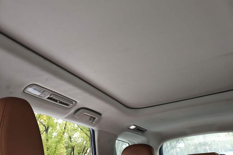 Used CHANGAN CS95 2017 2.0T Two-Wheel Drive Zhitu Edition Headliner