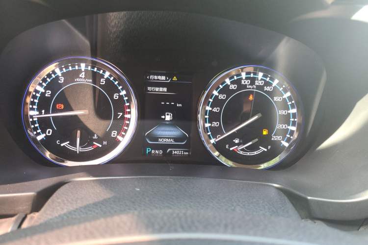 Used CHANGAN CS95 2017 2.0T Two-Wheel Drive Zhitu Edition Interior 1