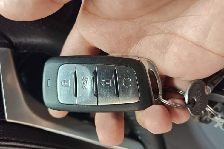 Used CHANGAN CS95 2017 2.0T Four-Wheel Drive SmartDrive Edition Interior 1