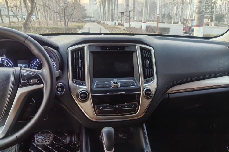 Used CHANGAN CS95 2017 2.0T Two-Wheel Drive Zhitu Edition Interior 10