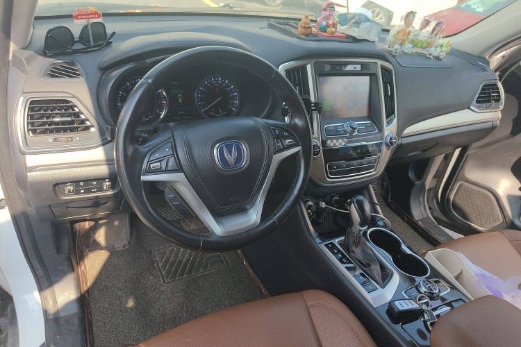 Used CHANGAN CS95 2017 2.0T Two-Wheel Drive Zhitu Edition Interior 2