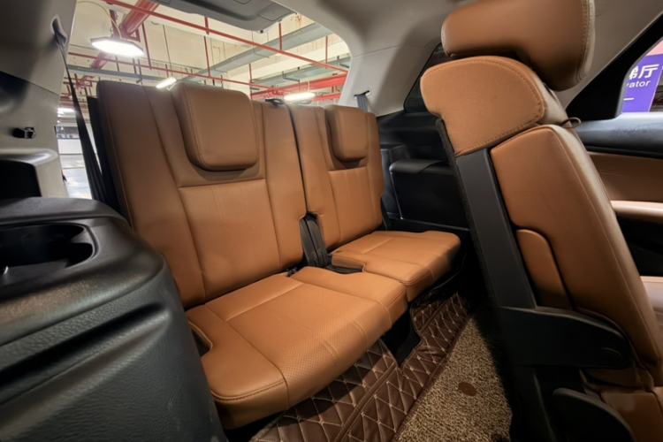 Used CHANGAN CS95 2017 2.0T Four-Wheel Drive ZhiZun Edition Interior 3