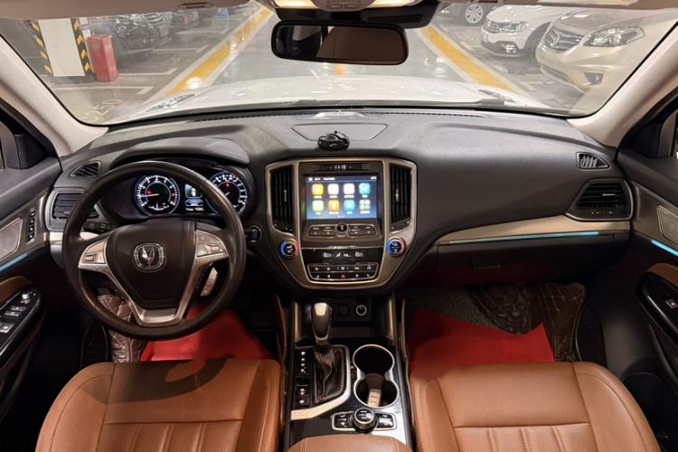 Used CHANGAN CS95 2017 2.0T Four-Wheel Drive ZhiZun Edition Interior 4