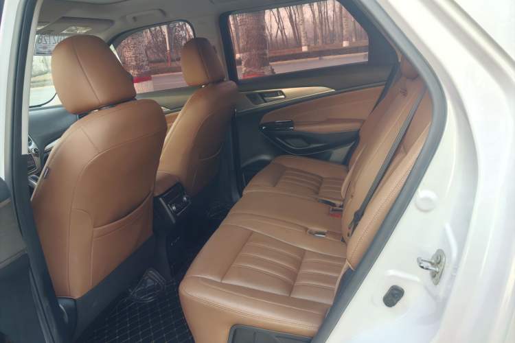 Used CHANGAN CS95 2017 2.0T Two-Wheel Drive Zhitu Edition Interior 4