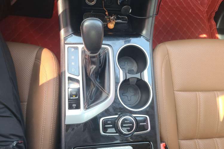 Used CHANGAN CS95 2017 2.0T Two-Wheel Drive Zhitu Edition Interior 5