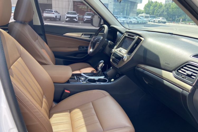 Used CHANGAN CS95 2017 2.0T Two-Wheel Drive Zhiyuan Edition Interior 5