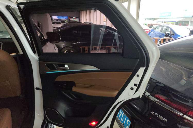 Used CHANGAN CS95 2017 2.0T Two-Wheel Drive Zhitu Edition Interior 6