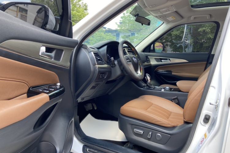 Used CHANGAN CS95 2017 2.0T Two-Wheel Drive Zhiyuan Edition Interior 8