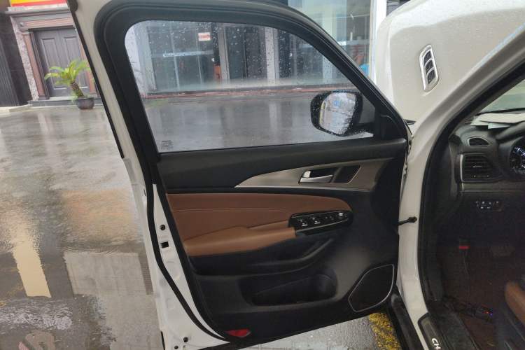 Used CHANGAN CS95 2017 2.0T Two-Wheel Drive Zhitu Edition Left Front Door Interior