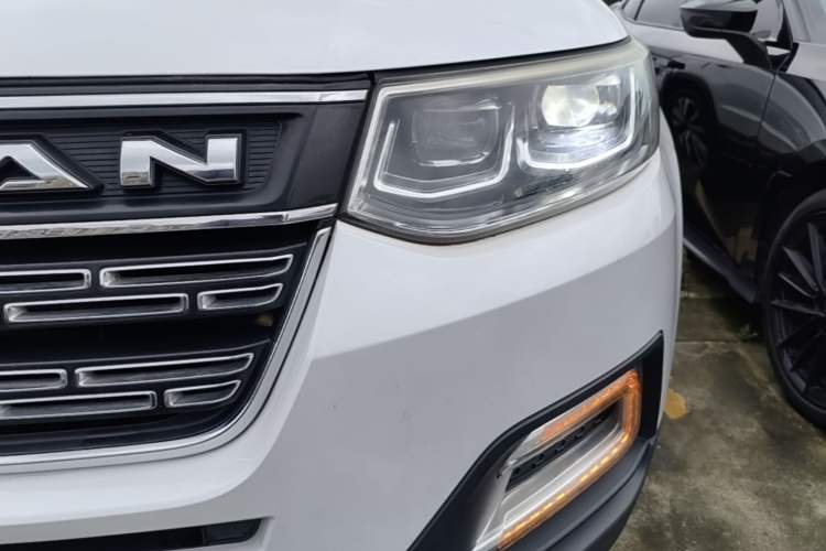 Used CHANGAN CS95 2017 2.0T Two-Wheel Drive Zhituo Edition Left Front Headlight