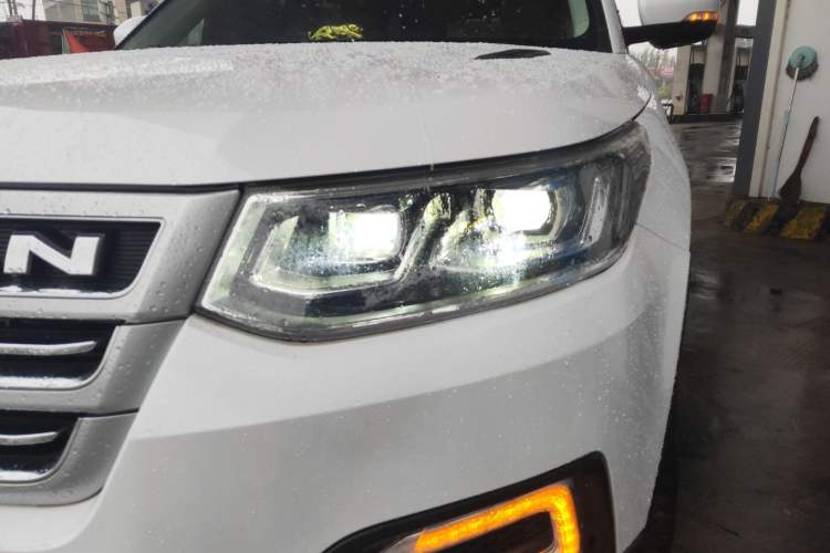 Used CHANGAN CS95 2017 2.0T Two-Wheel Drive Zhitu Edition Left Front Headlight