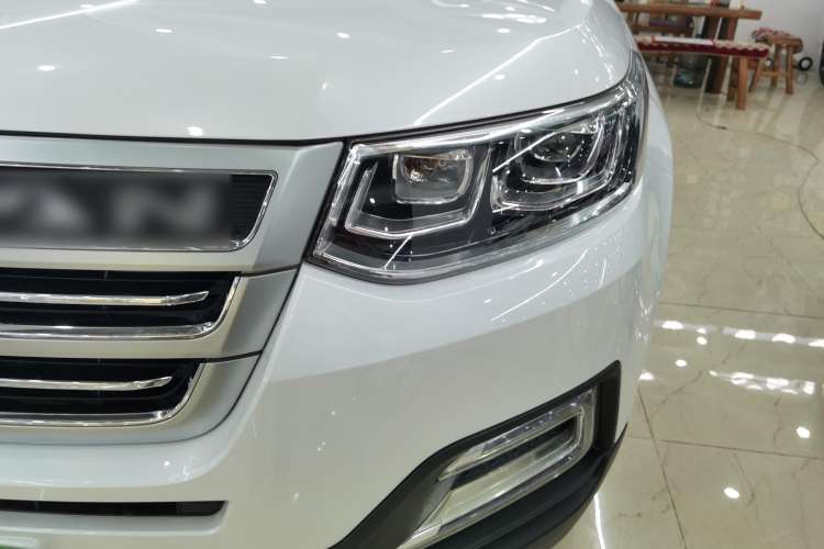 Used CHANGAN CS95 2017 2.0T Two-Wheel Drive Zhitu Edition Left Front Headlight