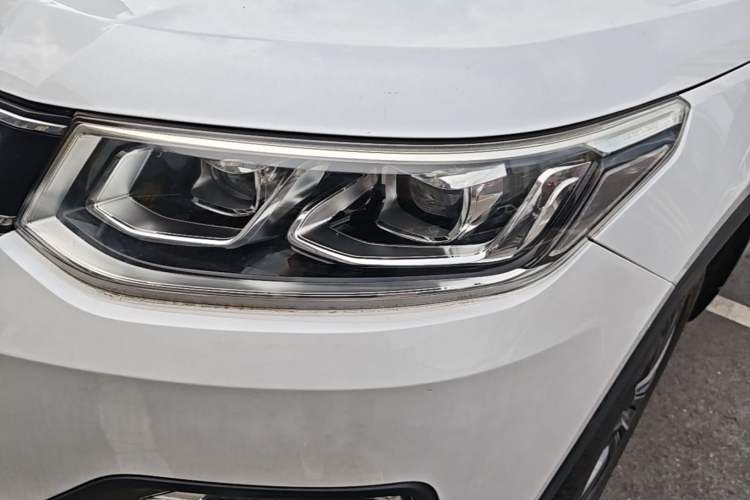 Used CHANGAN CS95 2017 2.0T Two-Wheel Drive Zhituo Edition Left Front Headlight