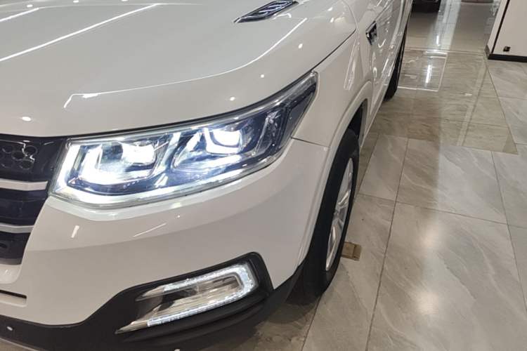 Used CHANGAN CS95 2017 2.0T Two-Wheel Drive Zhiyuan Edition Left Front Headlight