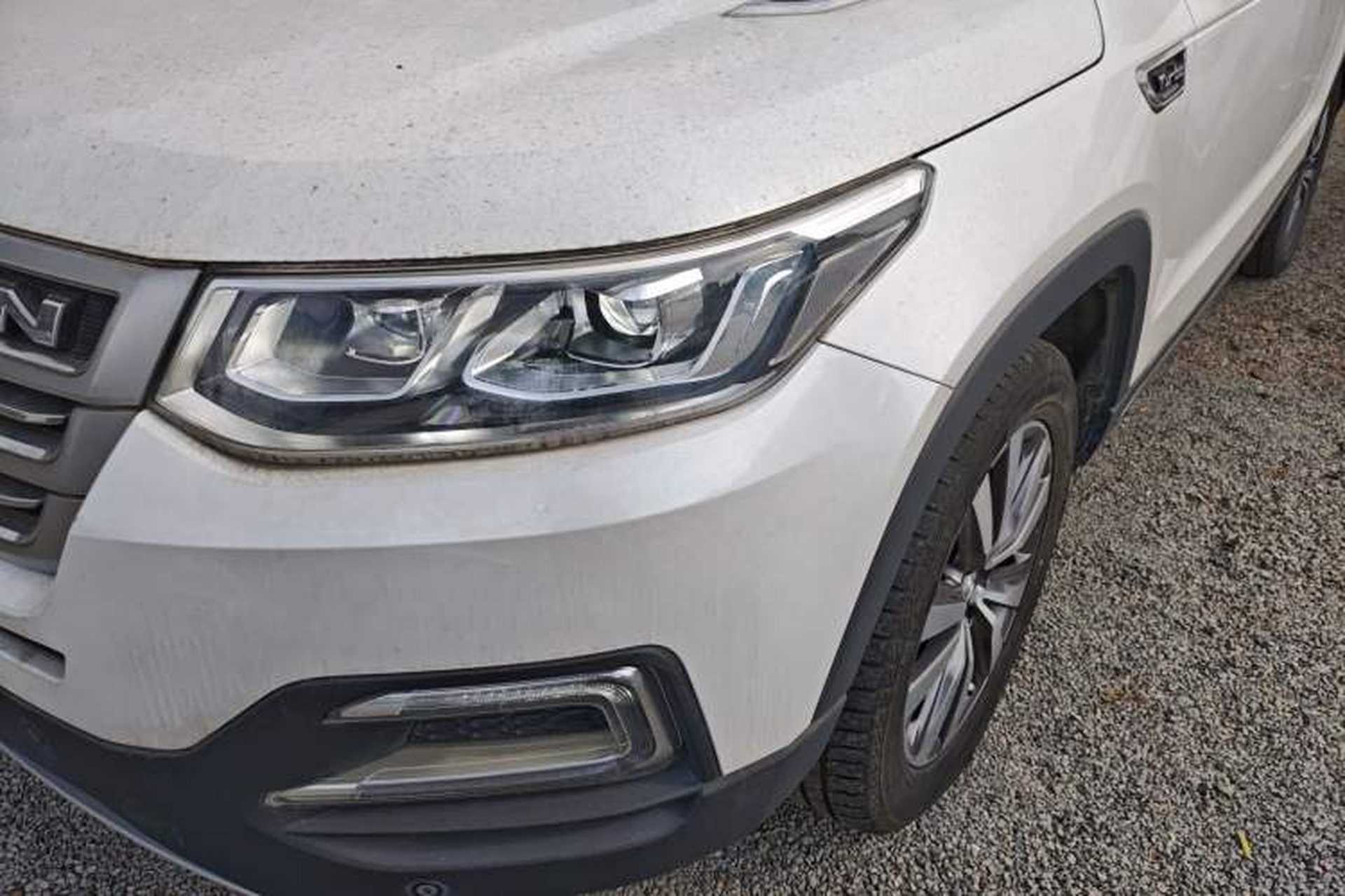 Used CHANGAN CS95 2017 2.0T Two-Wheel Drive Zhitu Edition Left Front Headlight