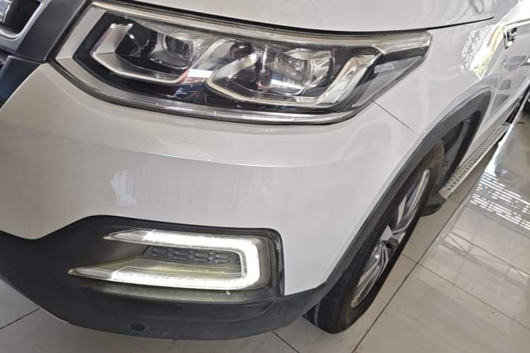 Used CHANGAN CS95 2017 2.0T Two-Wheel Drive Zhitu Edition Left Front Headlight
