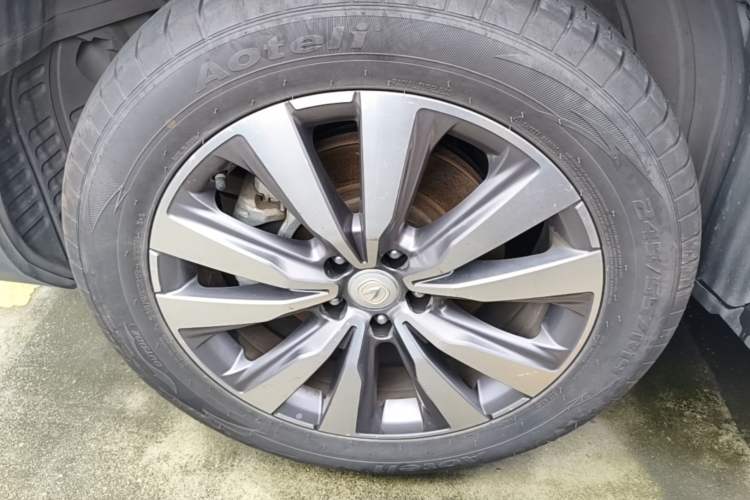 Used CHANGAN CS95 2017 2.0T Two-Wheel Drive Zhituo Edition Left Front Wheel Hub